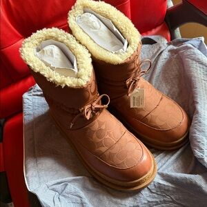 Coach Tan Winter Boots with Cream Lining